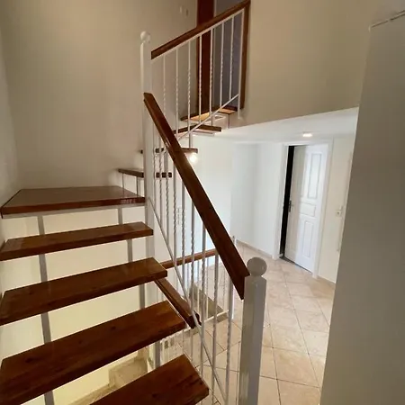 Nala's Iii דירה נאפפליו